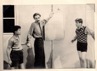 /album/fotogalerie/a20-6-1955-chlapci-z-rybarske-ulicky-jpg/